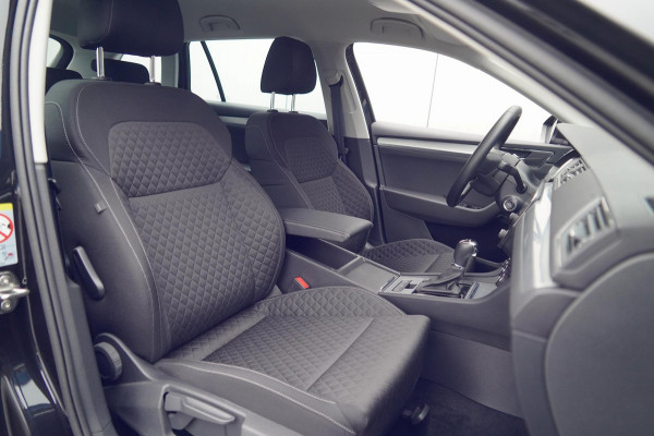 Škoda Superb Combi 1.5 TSI ACT Business Edition / NL-Auto / 48dkm NAP / Navi / Incl. BTW / Memory Seat