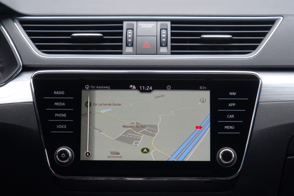 Škoda Superb Combi 1.5 TSI ACT Business Edition / NL-Auto / 48dkm NAP / Navi / Incl. BTW / Memory Seat