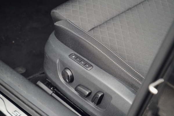 Škoda Superb Combi 1.5 TSI ACT Business Edition / NL-Auto / 48dkm NAP / Navi / Incl. BTW / Memory Seat