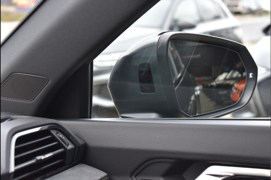 Audi Q3 45 TFSI e S-Line 245 Pk Pano Memory Sonos Leder Navi Keyless Camera 20 Inch