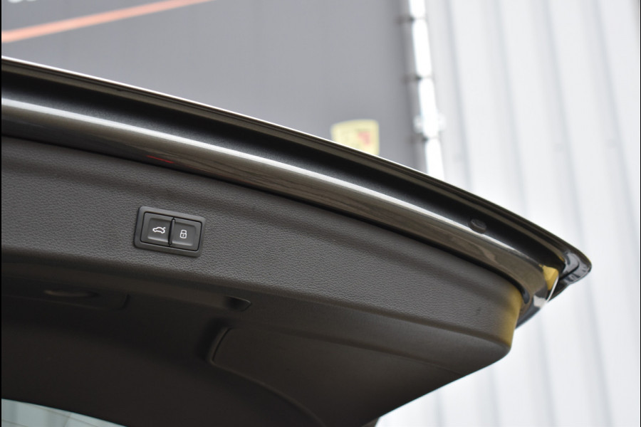 Audi Q3 45 TFSI e S-Line 245 Pk Pano Memory Sonos Leder Navi Keyless Camera 20 Inch