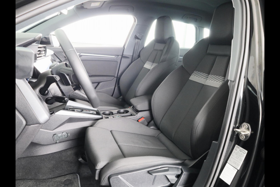 Audi A3 Sportback 40 TFSI e Advanced edition 204 pk S-tronic | Verlengde garantie | Navigatie | Parkeersensoren (Park assist) | Achteruitrijcamera | Adaptieve cruise control | Stoelverwarming |