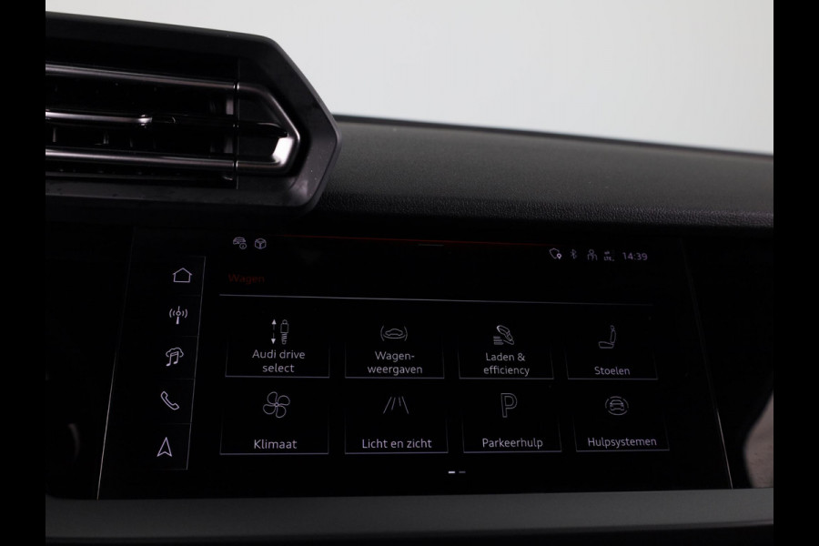 Audi A3 Sportback 40 TFSI e Advanced edition 204 pk S-tronic | Verlengde garantie | Navigatie | Parkeersensoren (Park assist) | Achteruitrijcamera | Adaptieve cruise control | Stoelverwarming |