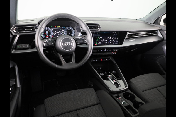 Audi A3 Sportback 40 TFSI e Advanced edition 204 pk S-tronic | Verlengde garantie | Navigatie | Parkeersensoren (Park assist) | Achteruitrijcamera | Adaptieve cruise control | Stoelverwarming |
