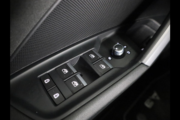 Audi A3 Sportback 40 TFSI e Advanced edition 204 pk S-tronic | Verlengde garantie | Navigatie | Parkeersensoren (Park assist) | Achteruitrijcamera | Adaptieve cruise control | Stoelverwarming |