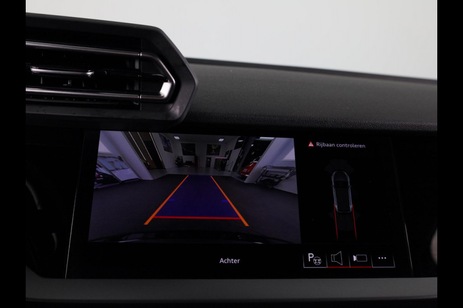 Audi A3 Sportback 40 TFSI e Advanced edition 204 pk S-tronic | Verlengde garantie | Navigatie | Parkeersensoren (Park assist) | Achteruitrijcamera | Adaptieve cruise control | Stoelverwarming |