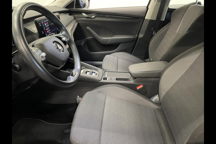 Škoda Octavia Combi 1.0 e-TSI Business Edition Airco ECC Navi Carplay PDC VA DAB+ Full LED Cruise Control