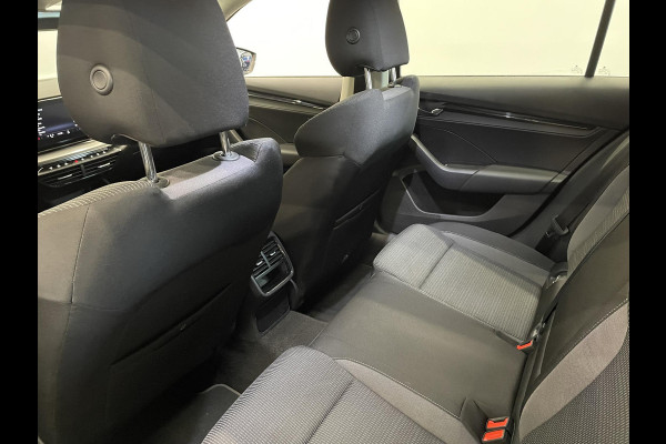 Škoda Octavia Combi 1.0 e-TSI Business Edition Airco ECC Navi Carplay PDC VA DAB+ Full LED Cruise Control