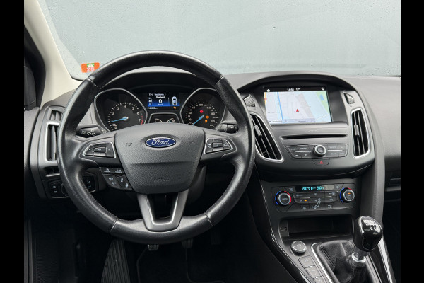 Ford Focus BWJ 2018 | 1.0 126PK Titanium | TREKHAAK | SCHUIFDAK | CLIMA | CAMERA | CARPLAY | NAVI | CRUISE | 2X PDC |