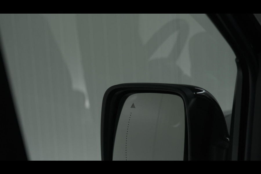 Renault Trafic 2.0 Blue dCi EDC 170 T29 L2H1 Extra DC | 6 Zitlplaatsen | Camera | Navigatie | Climate Control | Dubbele Cabine