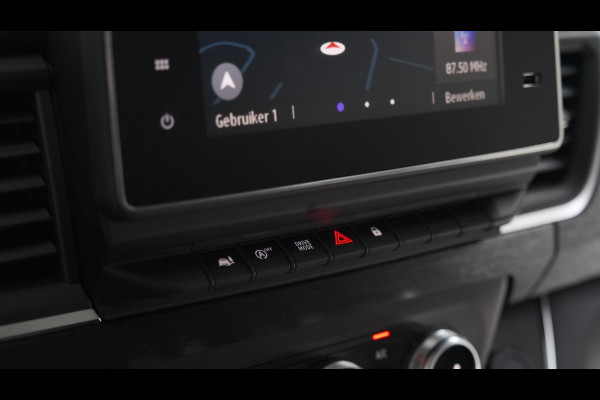 Renault Trafic 2.0 Blue dCi EDC 170 T29 L2H1 Extra DC | 6 Zitlplaatsen | Camera | Navigatie | Climate Control | Dubbele Cabine