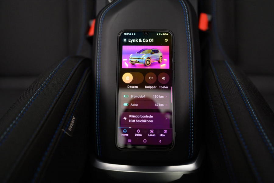 Lynk & Co 01 1.5 261PK Plug-in Hybrid *Stuurwiel verwarming* Zwarte Hemel 360 Camera Pano/dak Apple/Carplay Adaptive/Cruise