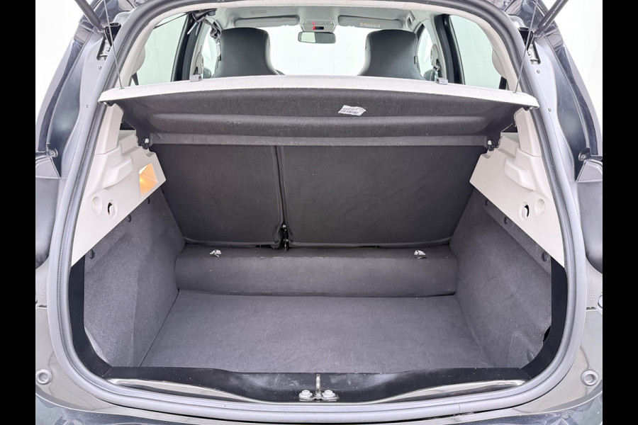 Renault ZOE R135 Intens 52 kWh SOH 92% Fase 3 Warmtepomp Apple Carplay Android Auto Navi Ecc Cruise Control Camera Pdc Lane Assist Stoel+Stuurverwarming Regen-Lichtsensor Parkeerhulp Dodehoek Lmv Privacy Glas Facelift model Eigen Accu Zeer compleet