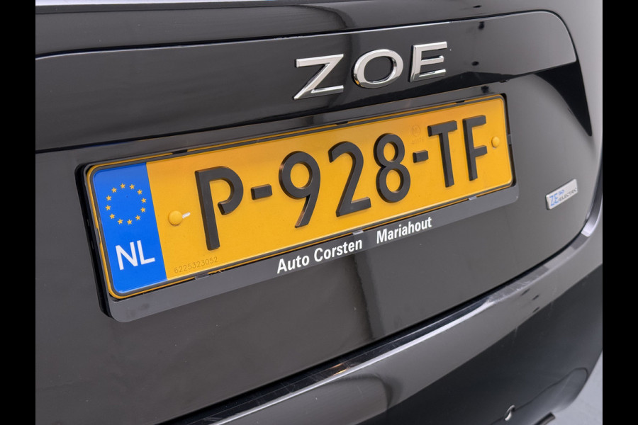Renault ZOE R135 Intens 52 kWh SOH 92% Fase 3 Warmtepomp Apple Carplay Android Auto Navi Ecc Cruise Control Camera Pdc Lane Assist Stoel+Stuurverwarming Regen-Lichtsensor Parkeerhulp Dodehoek Lmv Privacy Glas Facelift model Eigen Accu Zeer compleet