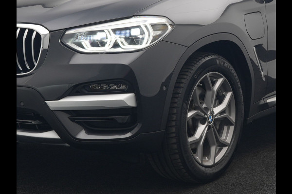 BMW X3 xDrive30e xLine Plug In Hybrid 293pk Dealer O.H PHEV | Trekhaak Af Fabriek | Panodak | Head Up | Adaptive LED | Lederen Sportstoelen Verwarmd | Keyless | Apple Carplay | Cruise Control | M Sportstuur | Navigatie | Virtual | DAB |