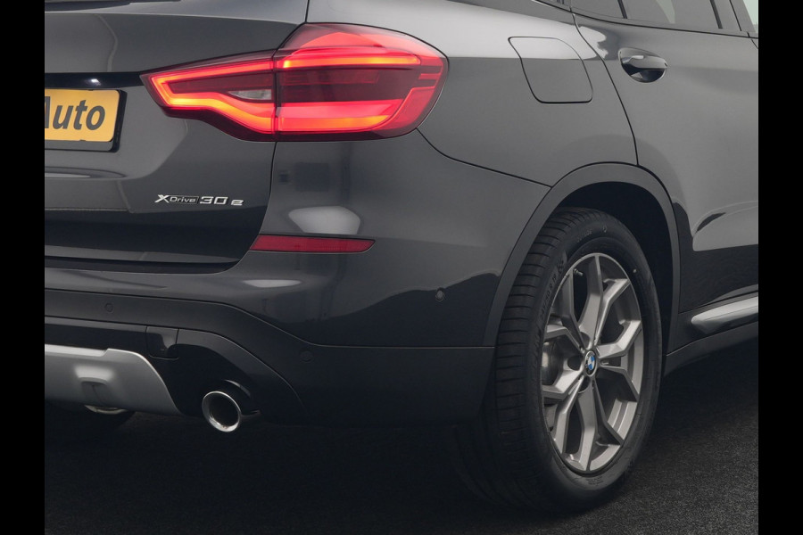 BMW X3 xDrive30e xLine Plug In Hybrid 293pk Dealer O.H PHEV | Trekhaak Af Fabriek | Panodak | Head Up | Adaptive LED | Lederen Sportstoelen Verwarmd | Keyless | Apple Carplay | Cruise Control | M Sportstuur | Navigatie | Virtual | DAB |