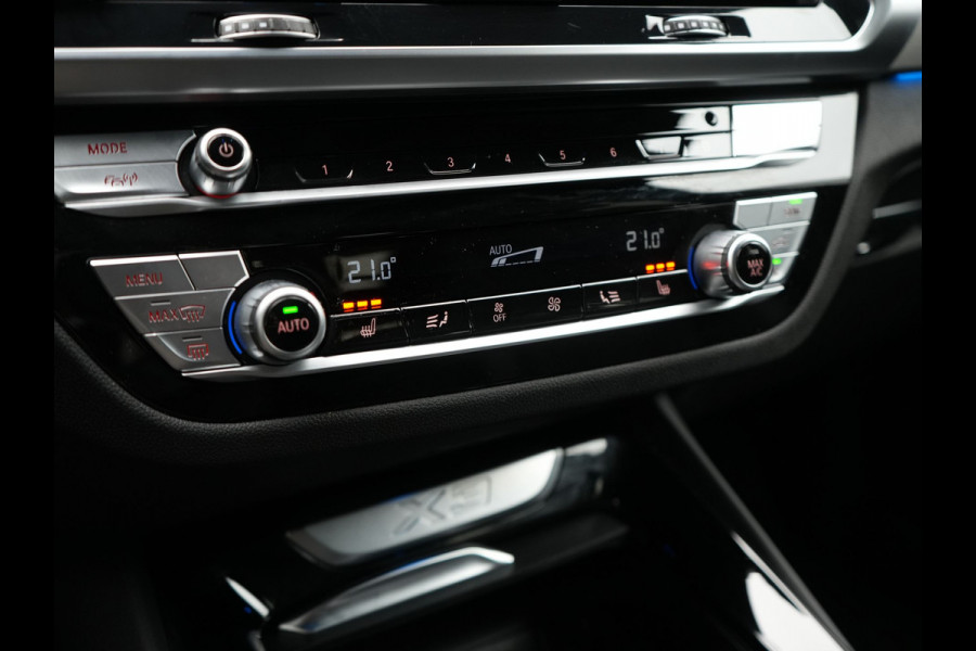BMW X3 xDrive30e xLine Plug In Hybrid 293pk Dealer O.H PHEV | Trekhaak Af Fabriek | Panodak | Head Up | Adaptive LED | Lederen Sportstoelen Verwarmd | Keyless | Apple Carplay | Cruise Control | M Sportstuur | Navigatie | Virtual | DAB |
