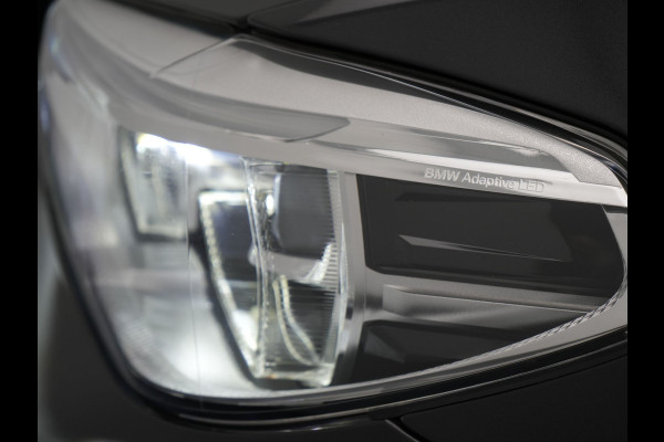 BMW X3 xDrive30e xLine Plug In Hybrid 293pk Dealer O.H PHEV | Trekhaak Af Fabriek | Panodak | Head Up | Adaptive LED | Lederen Sportstoelen Verwarmd | Keyless | Apple Carplay | Cruise Control | M Sportstuur | Navigatie | Virtual | DAB |