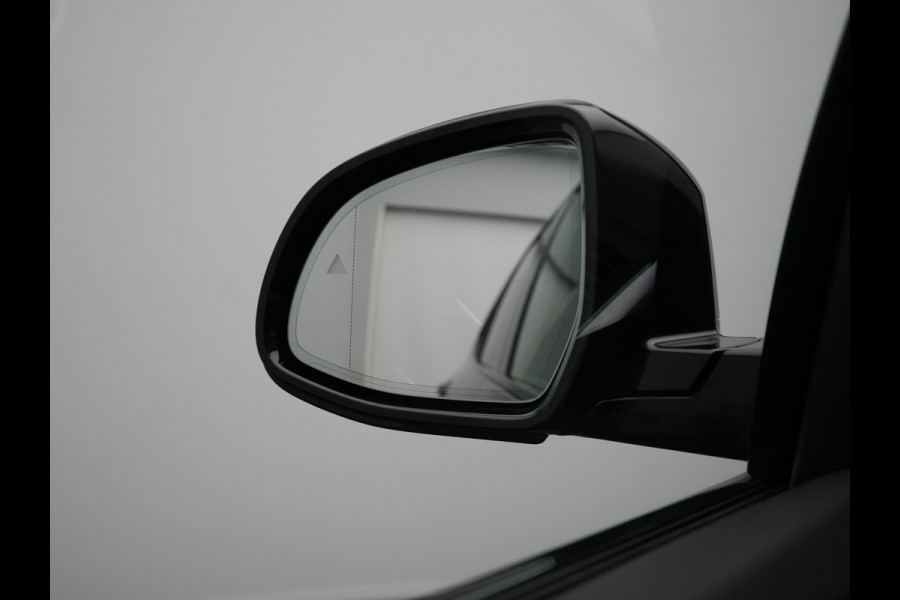 BMW X3 xDrive30e xLine Plug In Hybrid 293pk Dealer O.H PHEV | Trekhaak Af Fabriek | Panodak | Head Up | Adaptive LED | Lederen Sportstoelen Verwarmd | Keyless | Apple Carplay | Cruise Control | M Sportstuur | Navigatie | Virtual | DAB |