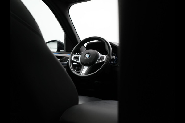 BMW X3 xDrive30e xLine Plug In Hybrid 293pk Dealer O.H PHEV | Trekhaak Af Fabriek | Panodak | Head Up | Adaptive LED | Lederen Sportstoelen Verwarmd | Keyless | Apple Carplay | Cruise Control | M Sportstuur | Navigatie | Virtual | DAB |