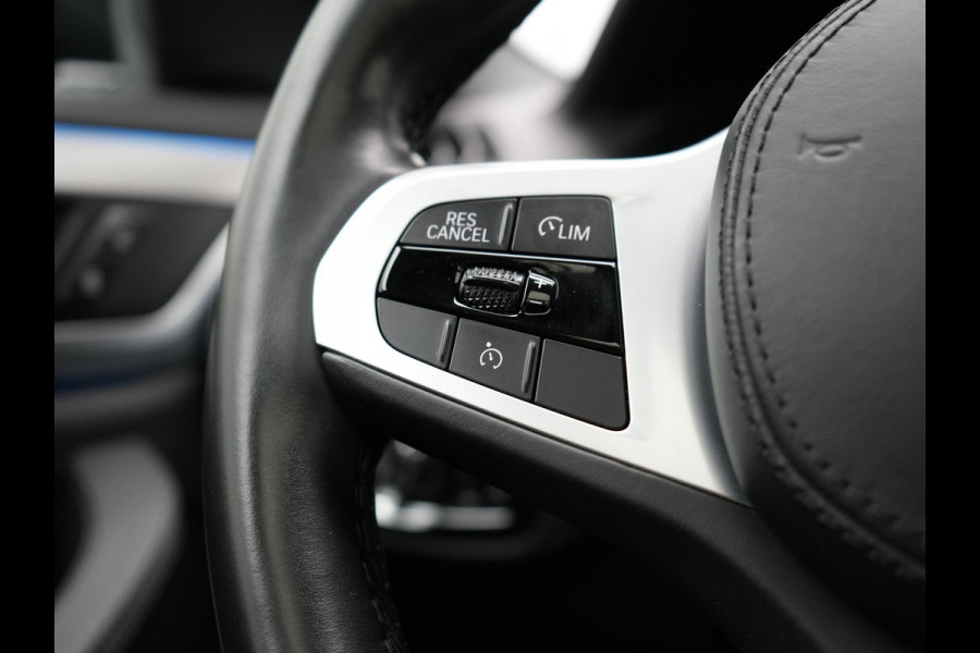 BMW X3 xDrive30e xLine Plug In Hybrid 293pk Dealer O.H PHEV | Trekhaak Af Fabriek | Panodak | Head Up | Adaptive LED | Lederen Sportstoelen Verwarmd | Keyless | Apple Carplay | Cruise Control | M Sportstuur | Navigatie | Virtual | DAB |