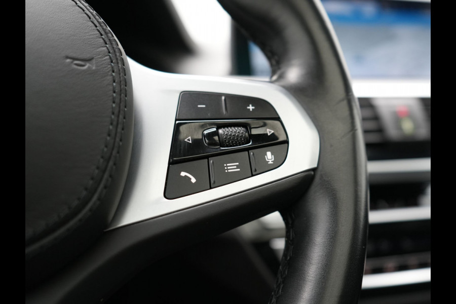 BMW X3 xDrive30e xLine Plug In Hybrid 293pk Dealer O.H PHEV | Trekhaak Af Fabriek | Panodak | Head Up | Adaptive LED | Lederen Sportstoelen Verwarmd | Keyless | Apple Carplay | Cruise Control | M Sportstuur | Navigatie | Virtual | DAB |