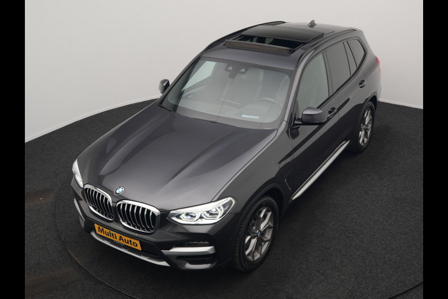 BMW X3 xDrive30e xLine Plug In Hybrid 293pk Dealer O.H PHEV | Trekhaak Af Fabriek | Panodak | Head Up | Adaptive LED | Lederen Sportstoelen Verwarmd | Keyless | Apple Carplay | Cruise Control | M Sportstuur | Navigatie | Virtual | DAB |