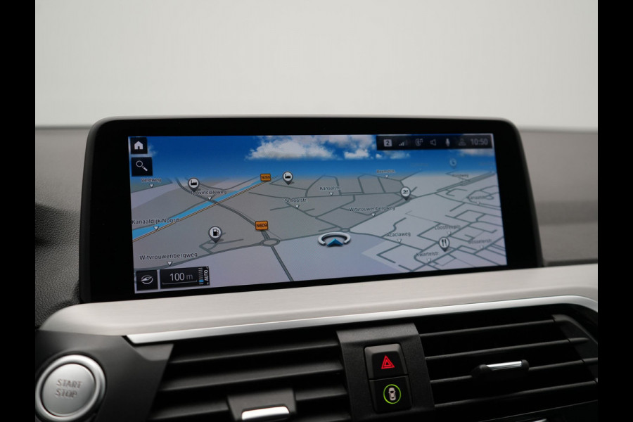 BMW X3 xDrive30e xLine Plug In Hybrid 293pk Dealer O.H PHEV | Trekhaak Af Fabriek | Panodak | Head Up | Adaptive LED | Lederen Sportstoelen Verwarmd | Keyless | Apple Carplay | Cruise Control | M Sportstuur | Navigatie | Virtual | DAB |