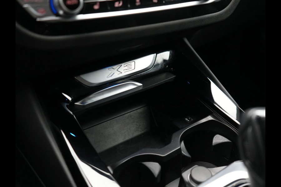 BMW X3 xDrive30e xLine Plug In Hybrid 293pk Dealer O.H PHEV | Trekhaak Af Fabriek | Panodak | Head Up | Adaptive LED | Lederen Sportstoelen Verwarmd | Keyless | Apple Carplay | Cruise Control | M Sportstuur | Navigatie | Virtual | DAB |