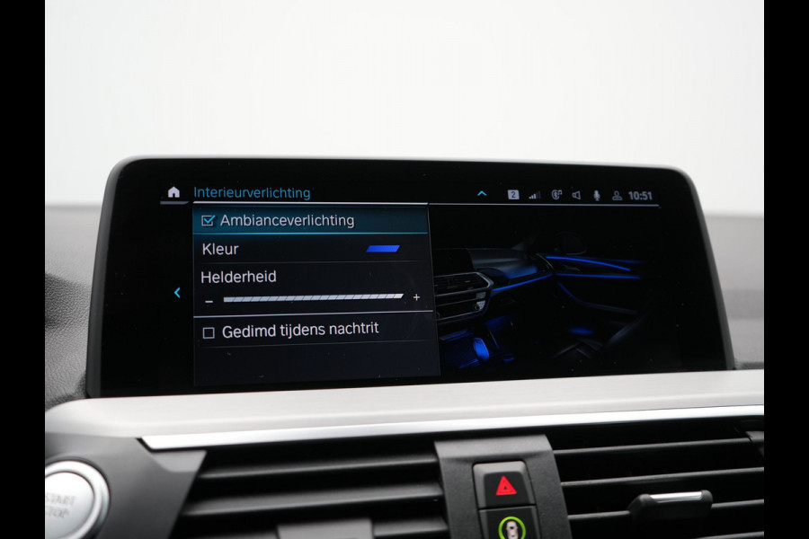 BMW X3 xDrive30e xLine Plug In Hybrid 293pk Dealer O.H PHEV | Trekhaak Af Fabriek | Panodak | Head Up | Adaptive LED | Lederen Sportstoelen Verwarmd | Keyless | Apple Carplay | Cruise Control | M Sportstuur | Navigatie | Virtual | DAB |