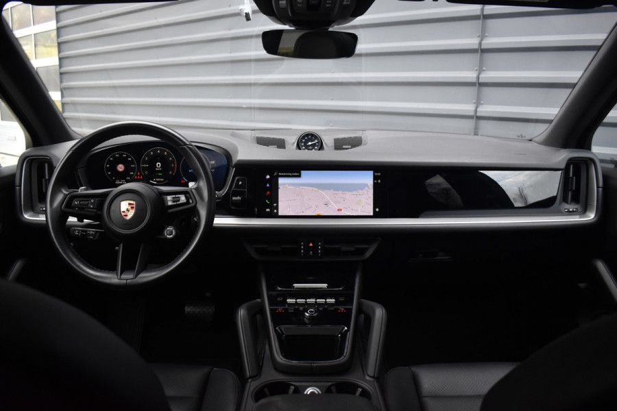 Porsche Cayenne 3.0 E-Hybrid 470pk | Panorama | Matrix | ACC | 21'' Wielen | Bose | Trekhaak | Sport Chrono | Orig. NL |