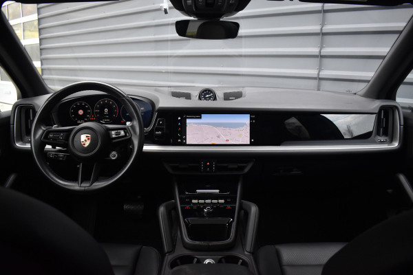 Porsche Cayenne 3.0 E-Hybrid 470pk | Panorama | Matrix | ACC | 21'' Wielen | Bose | Trekhaak | Sport Chrono | Orig. NL |
