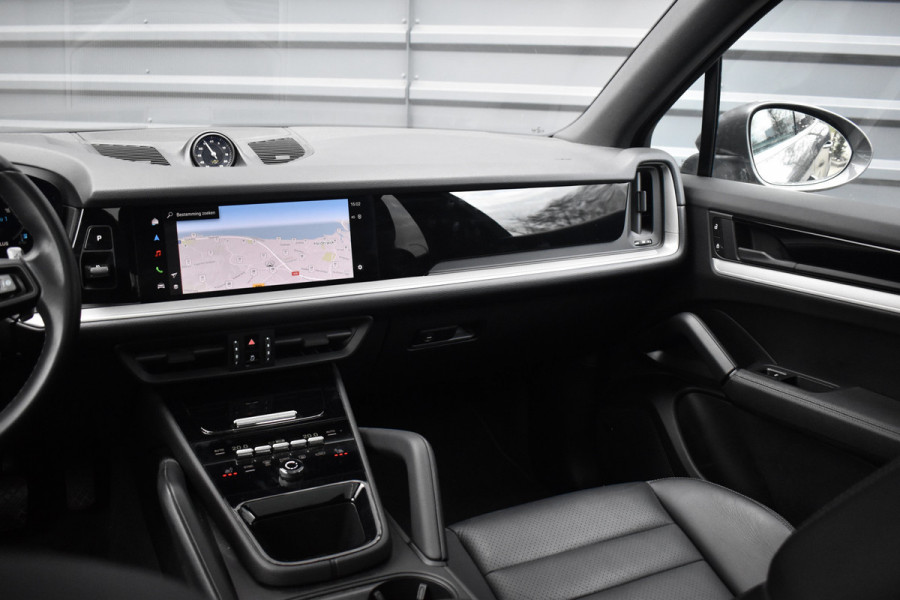 Porsche Cayenne 3.0 E-Hybrid 470pk | Panorama | Matrix | ACC | 21'' Wielen | Bose | Trekhaak | Sport Chrono | Orig. NL |
