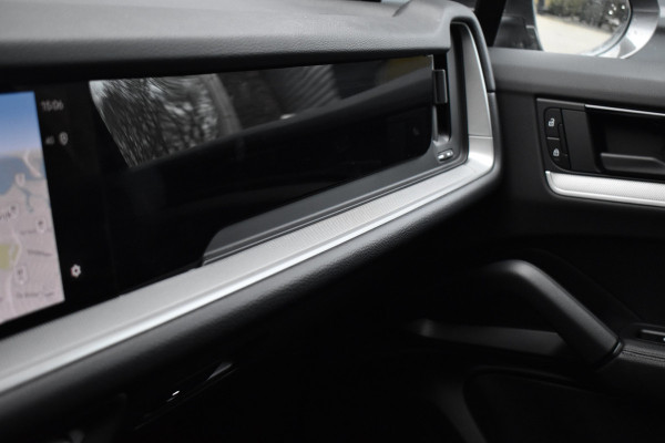 Porsche Cayenne 3.0 E-Hybrid 470pk | Panorama | Matrix | ACC | 21'' Wielen | Bose | Trekhaak | Sport Chrono | Orig. NL |