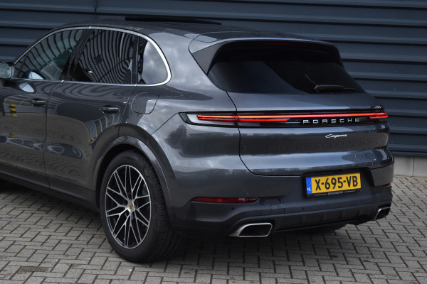 Porsche Cayenne 3.0 E-Hybrid 470pk | Panorama | Matrix | ACC | 21'' Wielen | Bose | Trekhaak | Sport Chrono | Orig. NL |