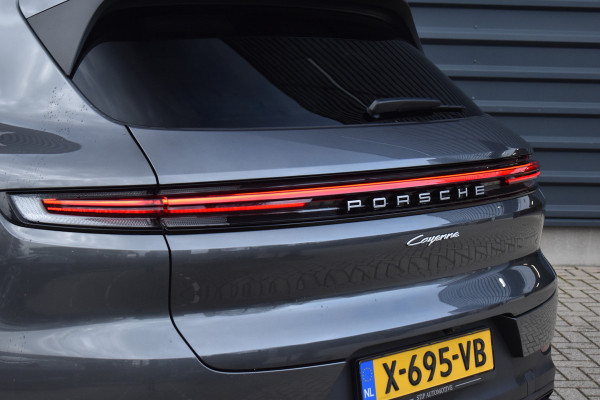 Porsche Cayenne 3.0 E-Hybrid 470pk | Panorama | Matrix | ACC | 21'' Wielen | Bose | Trekhaak | Sport Chrono | Orig. NL |
