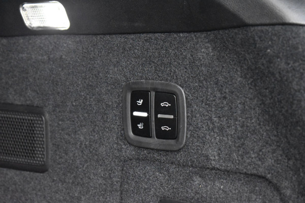 Porsche Cayenne 3.0 E-Hybrid 470pk | Panorama | Matrix | ACC | 21'' Wielen | Bose | Trekhaak | Sport Chrono | Orig. NL |