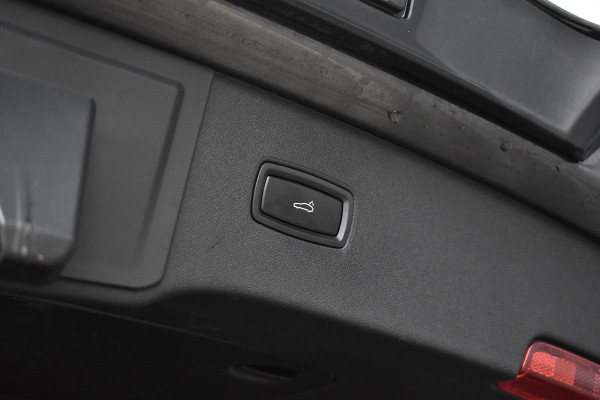 Porsche Cayenne 3.0 E-Hybrid 470pk | Panorama | Matrix | ACC | 21'' Wielen | Bose | Trekhaak | Sport Chrono | Orig. NL |