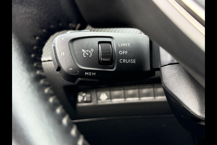 Peugeot 2008 1.2 PureTech Blue Lease Allure | Navigatie | Camera | Cruise Control | Climate Control | Trekhaak |