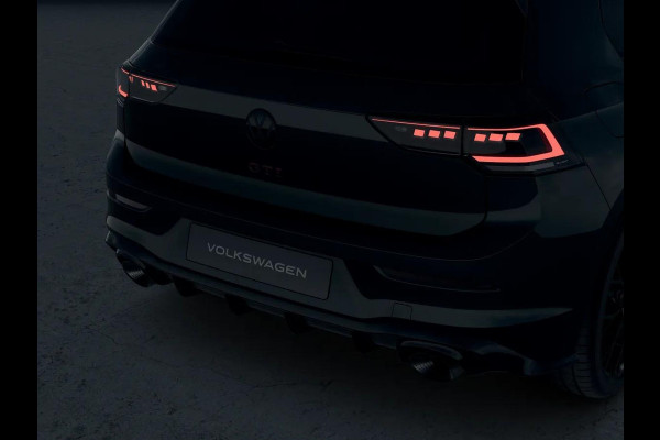 Volkswagen Golf 2.0 TSI GTI Clubsport Edition 50 325 PK | Full option | Panorama dak | Akrapovic | Harman Kardon | 19" Warmenau | Head Up Display | 360 graden camera |