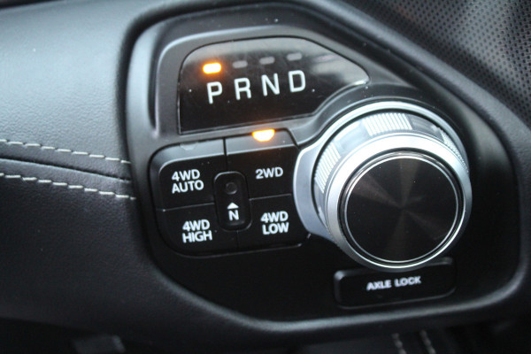 Dodge Ram 1500 5.7 V8 402pk 4x4 Crew Cab Limited LPG Panoramadak Clima Cruise Navi 360 Camera LMV Leder Keyless