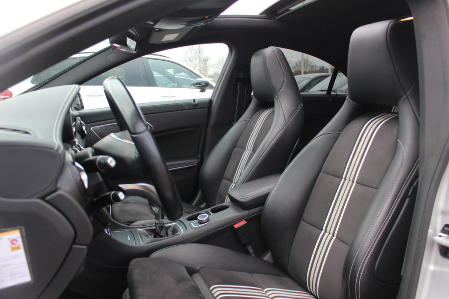 Mercedes-Benz CLA-Klasse 180 WhiteArt Edition / Panoramadak / Camera / Leder&Alcantara / 19'' / Keyless / Navigatie / Stoelverwarming / Cruise Control