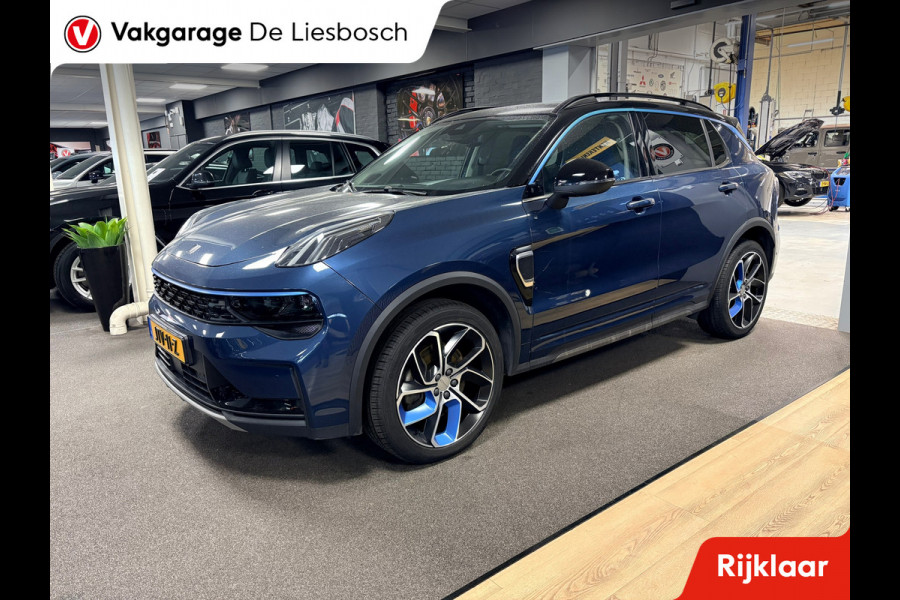 Lynk & Co 01 1.5 / panorama-dak / 360 camera / Infinity audio / navigatie