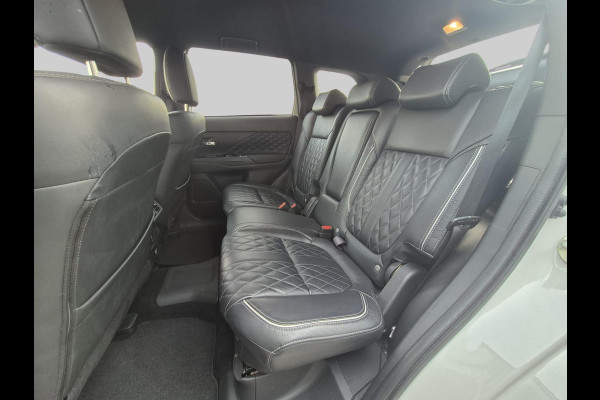 Mitsubishi Outlander 2.4 PHEV Instyle | volleder | trekhaak afneeembaar |