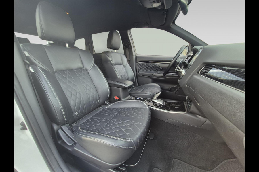 Mitsubishi Outlander 2.4 PHEV Instyle | volleder | trekhaak afneeembaar |