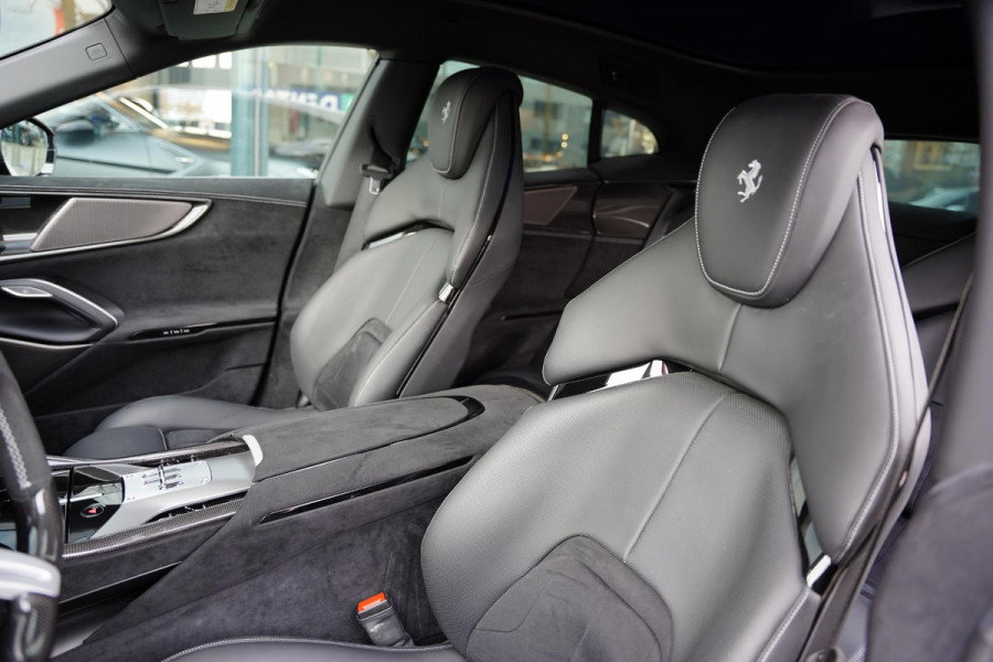 Ferrari Purosangue 6.5 V12 / Colore Purosanque