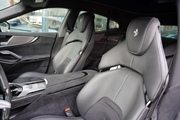 Ferrari Purosangue 6.5 V12 / Colore Purosanque