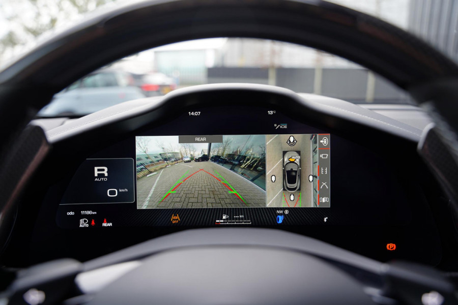 Ferrari Purosangue 6.5 V12 / Colore Purosanque