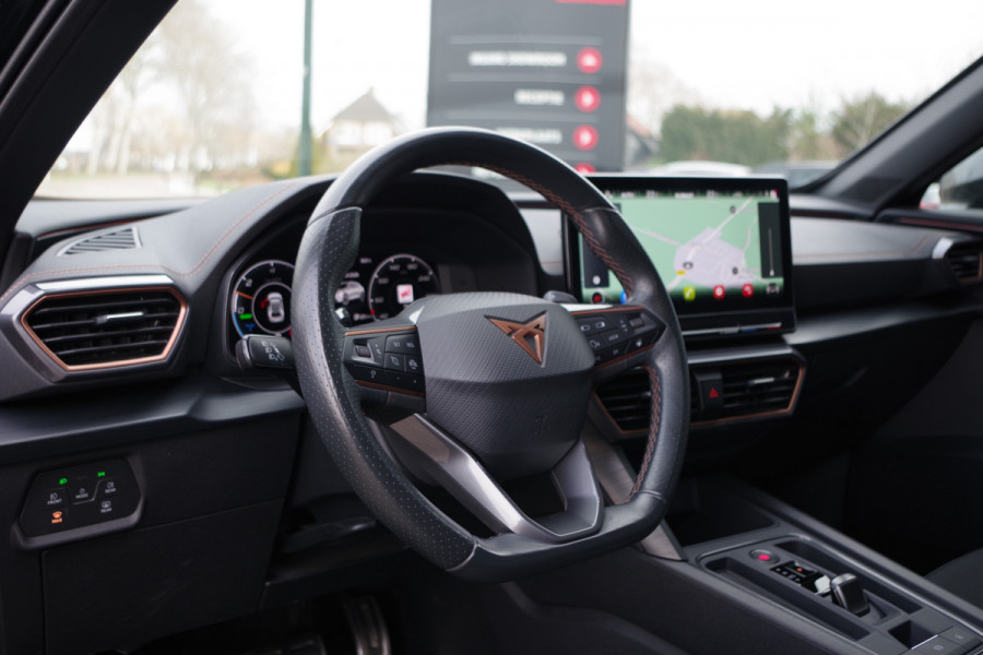 CUPRA Formentor 1.4 e-Hybrid 245 PK VZ Copper Edition, Panoramadak, Trekhaak, Memory, Camera