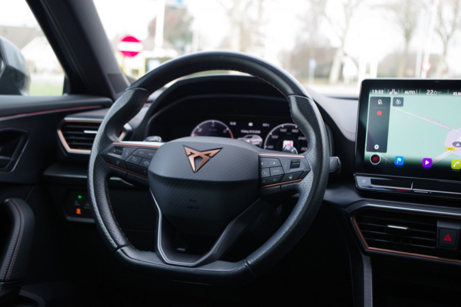 CUPRA Formentor 1.4 e-Hybrid 245 PK VZ Copper Edition, Panoramadak, Trekhaak, Memory, Camera